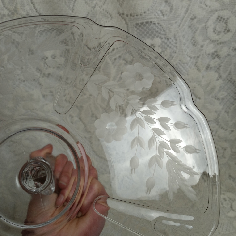 Vintage Crystal Glass Heart Handle Tidbit Serving Tray Platter Etched - Picture 4 of 6